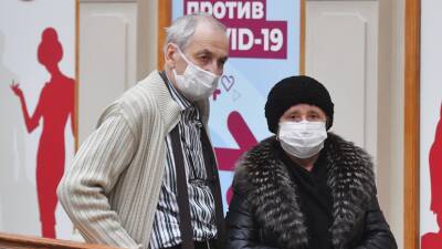 Требование привиться лицам старше 60 лет внесено в нормативные акты Петербурга - russian.rt.com - Санкт-Петербург