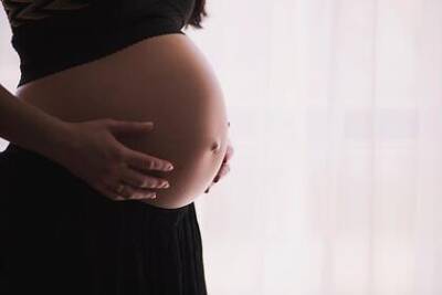 Выработку антител к COVID-19 у беременных связали с полом будущего ребенка - lenta.ru