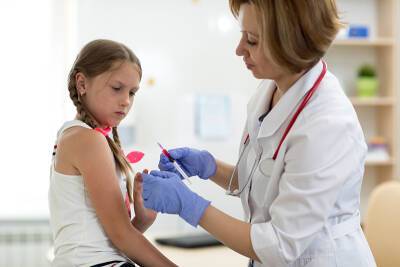 Анастасия Ракова - В Москве началась третья фаза испытаний подростковой вакцины от COVID-19 - tvc.ru - Москва