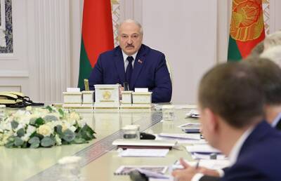 Александр Лукашенко - Уборочная кампания, обстановка на границе и санкции. Лукашенко поставил задачи по самым актуальным вопросам - ont.by - Белоруссия