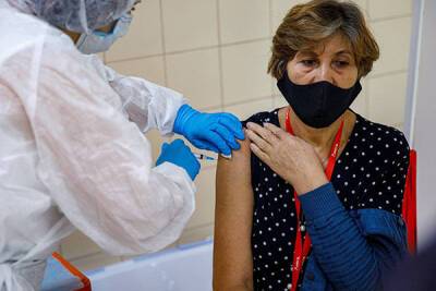 В Челябинской области от коронавируса вакцинировались 46,9% жителей - nakanune.ru - Челябинская обл.