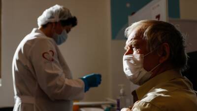 На Кубани ввели обязательную вакцинацию для людей старше 60 лет - svoboda.org - Санкт-Петербург - Краснодарский край
