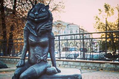 Скандальному памятнику кошке нашли новое место - lenta.ru