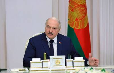 Александр Лукашенко - Лукашенко: Стоят, как фашисты, включают прожектора ночью, громкую связь и начинают травить. Кого – детей - ont.by - Белоруссия
