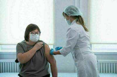 Опрос: более трети россиян вакцинировались от коронавируса - pnp.ru