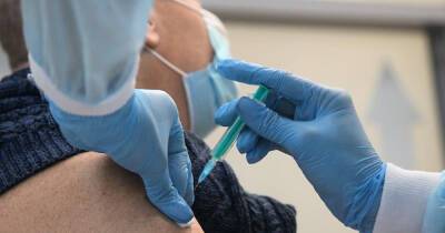 Москвичам назвали абсолютное противопоказание к вакцинации против COVID-19 - moslenta.ru