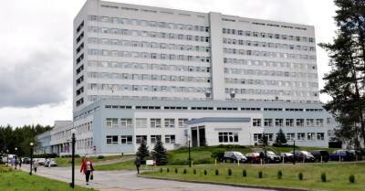 Студенты, добровольцы, врачи поликлиники. В Даугавпилсе ищут замену для 300 непривитых сотрудников больницы - rus.delfi.lv - Латвия