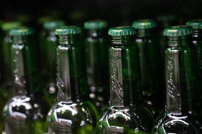 Траты россиян на алкоголь в нерабочие дни выросли почти в два раза - lenta.ru - Россия - Москва