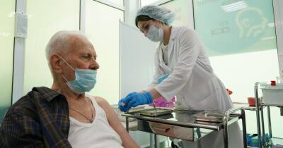В Адыгее ввели обязательную вакцинацию от COVID для лиц старше 60 лет - ren.tv - республика Адыгея