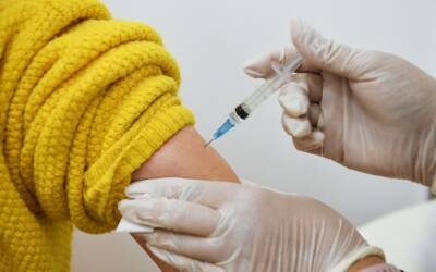 Оперштаб: в РФ сделано более 63,1 млн уколов первым компонентом вакцины от коронавируса - interfax-russia.ru - Россия