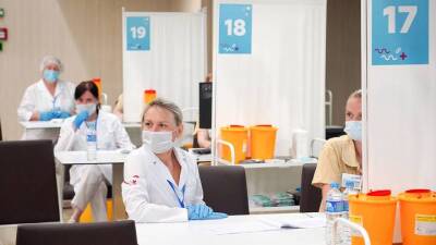 Почти 5,5 миллиона москвичей прошли полную вакцинацию от COVID-19 - vm.ru - Россия - Москва
