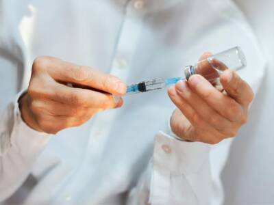 Более 12 млн украинцев получили одну дозу вакцины против COVID-19 - gordonua.com - Украина