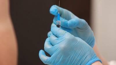 Ученые заявили о связи побочных эффектов от вакцинации с негативными ожиданиями - iz.ru - Израиль