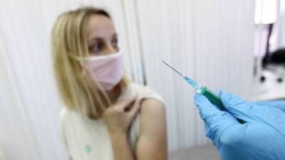 Федот Тумусов - Вакцинацию от COVID-19 могут внести в календарь прививок - vm.ru