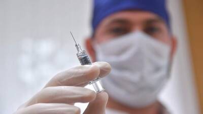 Михаил Мурашко - Мурашко заявил об усилении эффекта при сочетании вакцин от COVID-19 и гриппа - iz.ru - Россия - Израиль