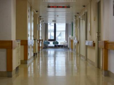 «Родственники винят врачей»: в приемном покое больницы Абакана умерла 8-летняя девочка - rosbalt.ru - республика Хакасия - Абакан