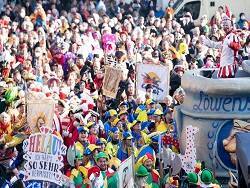 Германия: тысячи людей в карнавальных костюмах собрались на народные гуляния - newsland.com - Германия