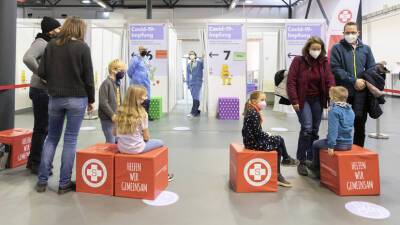 В Вене началась массовая вакцинация от COVID-19 детей в возрасте 5—11 лет - russian.rt.com