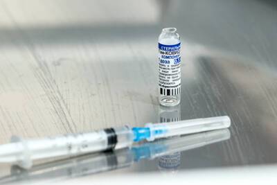 Купившие QR-коды москвичи бросились за реальными прививками в частные клиники - lenta.ru - Россия