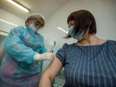 Смоляне, прошедшие вакцинацию от COVID-19, смогут получить два выходных - rabochy-put.ru - Россия