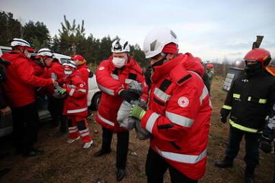 Красный крест заявил о погибших на границе 10 мигрантах - lenta.ru