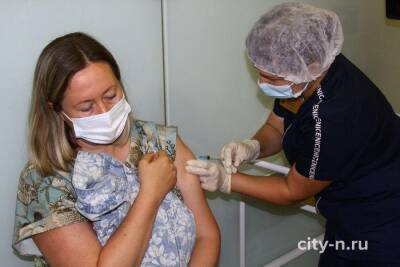 В Челябинске закрыли подвальный пункт вакцинации в ТРЦ «Космос» - runews24.ru - Челябинск