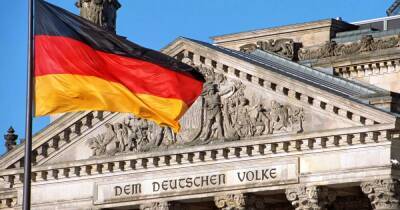 В Германии вводятся новые ограничения для непривитых против COVID-19 - dsnews.ua - Германия