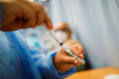 В еще одном российском регионе ввели обязательную вакцинацию для пожилых - lenta.ru - Хабаровский край