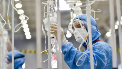 Столичные медики вылечили за сутки еще 7477 пациентов от коронавируса - vm.ru - Москва