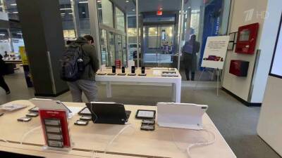 В США приближающийся период распродаж встречают опустевшими полками в магазинах - 1tv.ru - Сша