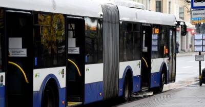 18 и 19 ноября общественный транспорт в Риге курсирует по графику выходного дня - rus.delfi.lv - Латвия - Рига