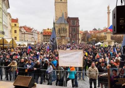 В Праге прошел многотысячный антиправительственный митинг - eadaily.com - Прага