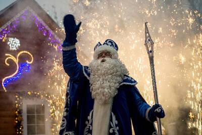 Дед Мороз зажжет первую новогоднюю елку в свой День рождения - lenta.ru - Вологодская обл.