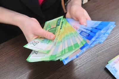 Откладывать деньги с зарплаты не удается 40% москвичей – исследование - yur-gazeta.ru - Москва