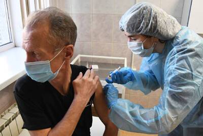 В Минздраве назвали рекомендуемый для первичной вакцинации пожилых препарат - lenta.ru