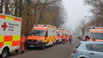 19 машин скорой помощи в очереди перед больницей: ситуация с коронавирусом становится пугающей - germania.one - Германия