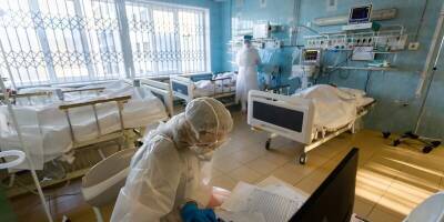 Еще 12 новосибирцев с коронавирусом умерли от возникших осложнений - runews24.ru - Новосибирская обл.