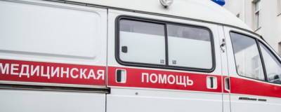 В Омске рядом с МСЧ № 4 выстроилась очередь из машин скорой помощи - runews24.ru - Омск - Омская обл.