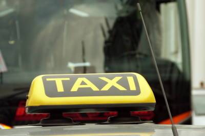 Петербуржцы стали реже пользоваться такси во время локдауна с 30 октября по 7 ноября - spb.mk.ru - Петербурга
