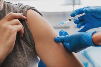 Попасть на плановый прием ко врачу можно только после полного курса вакцинации - vologda-poisk.ru