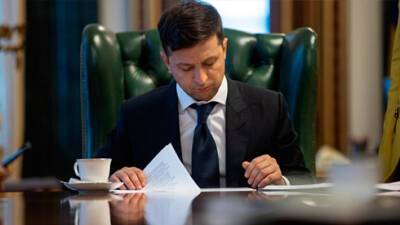 Владимир Зеленский - Зеленский ветировал закон о госфинансировании партий - bin.ua - Украина