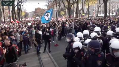 Александер Шалленберг - В Австрии проходят протесты против коронавирусных ограничений - russian.rt.com - Австрия