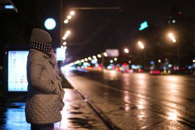 Москвичей предупредили о гололедице, мокром снеге и ветре вечером субботы - yur-gazeta.ru - Россия - Москва