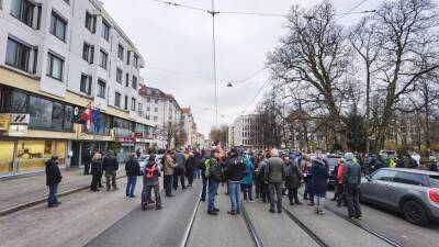 Александер Шалленберг - 35 тысяч человек в Вене вышли на демонстрацию против COVID-ограничений - mir24.tv - Германия - Вена - Австрия