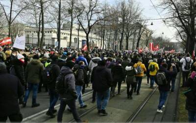 В Австрии прошли массовые акции протеста против коронавирусных ограничений - eadaily.com - Австрия