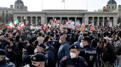 Бунтующая Австрия: десятки тысяч австрийцев вышли на протесты против локдауна - ru.slovoidilo.ua - Украина - Австрия