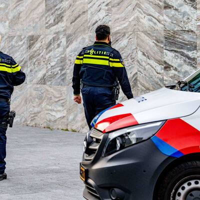 В Нидерландах пять полицейских получили травмы в ходе ночных беспорядков - radiomayak.ru - Гаага - Голландия