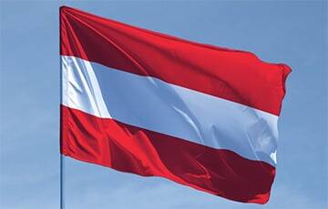 Австрия с понедельника закрывается для туристов - charter97.org - Белоруссия - Австрия