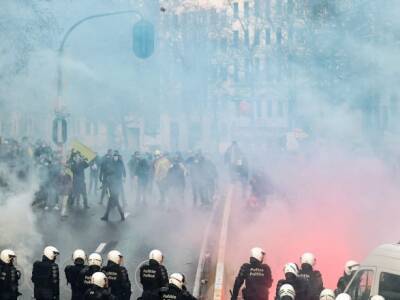 В Брюсселе полиция применила слезоточивый газ на акции протеста - unn.com.ua - Украина - Киев - Бельгия - Брюссель