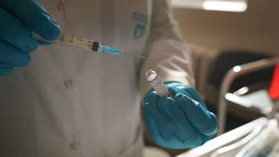 Владимир Путин - Денис Логунов - Ученый назвал оптимальный перерыв между прививками от гриппа и COVID-19 - iz.ru - Россия - Израиль